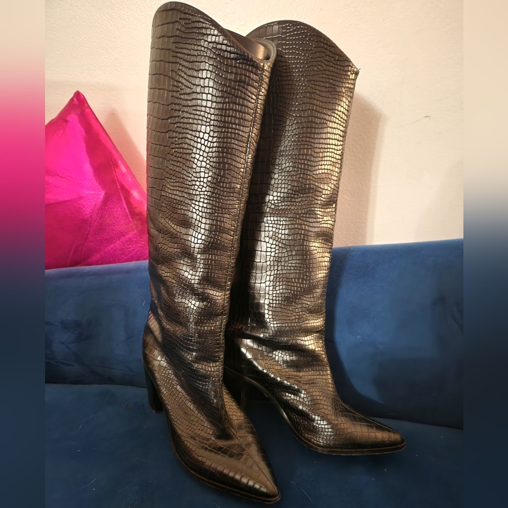 Schutz Analeah blac croc leather boots
